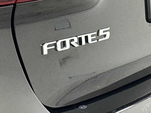 Used 2017 Kia Forte LX image 28