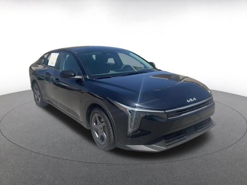 Used 2025 Kia K4 FWD image 3