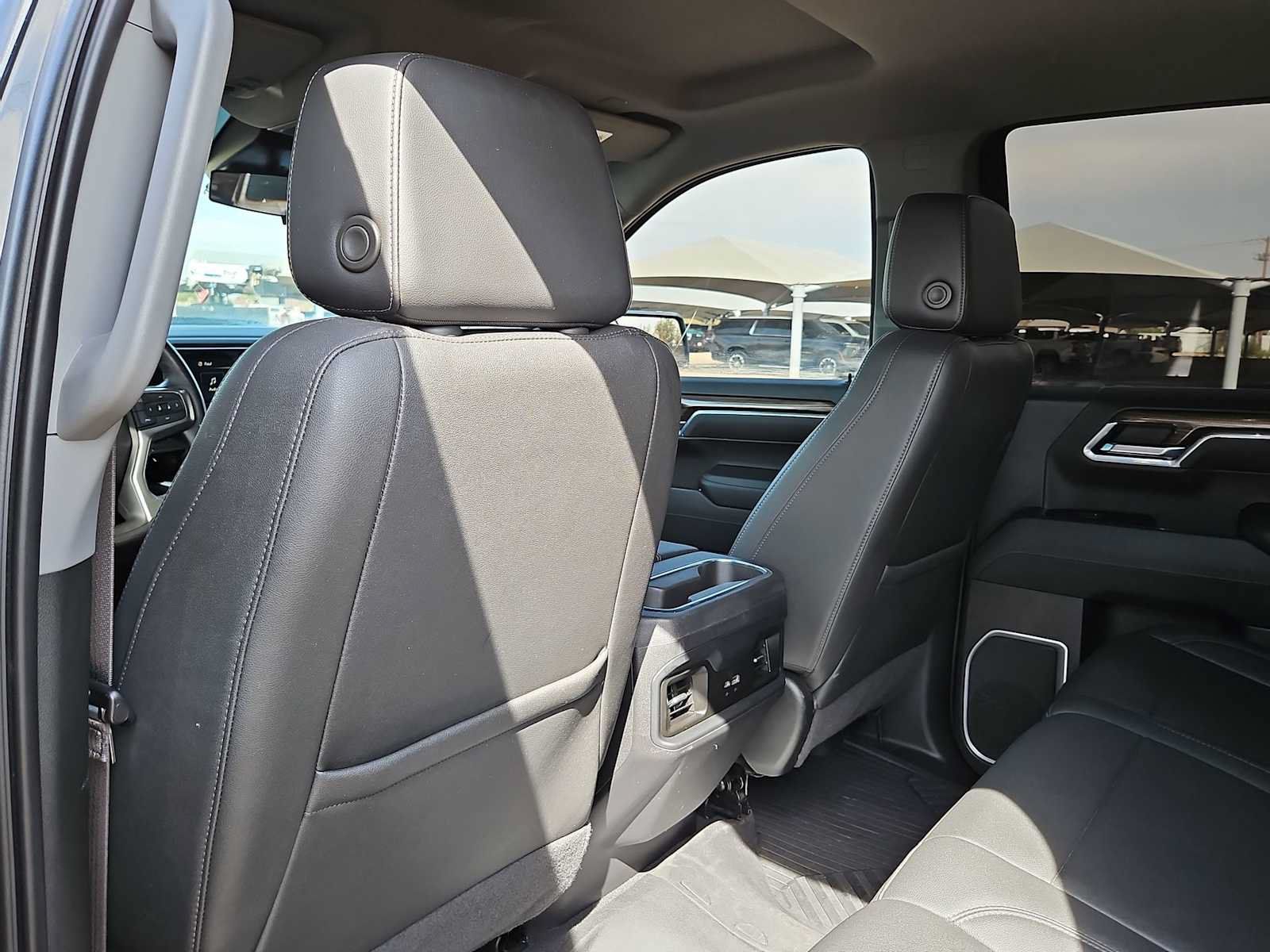 Used 2022 Chevrolet Silverado 1500 LT Trail Boss w/ LT Trail Boss Premium Package AWD/4WD image 16