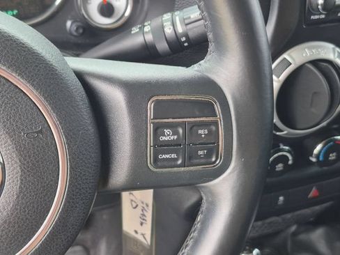 Used 2014 Jeep Wrangler Unlimited Sahara AWD/4WD image 20