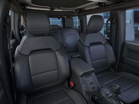 New 2025 Ford Bronco Badlands image 10