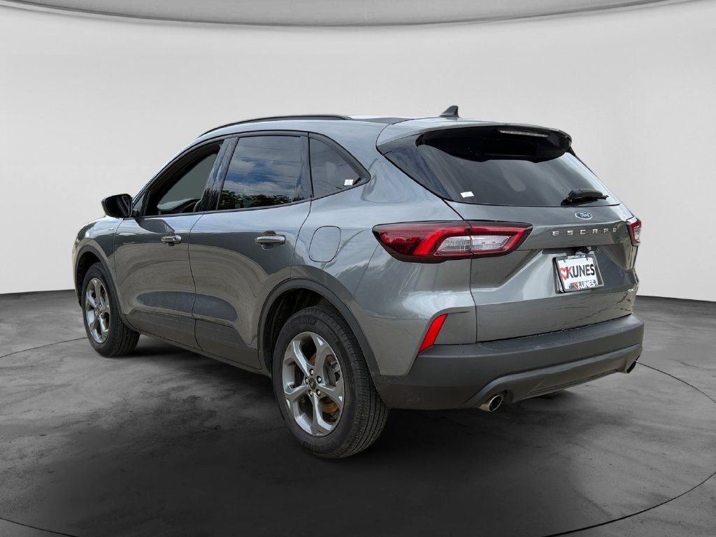 Used 2025 Ford Escape ST-Line Select AWD/4WD image 7