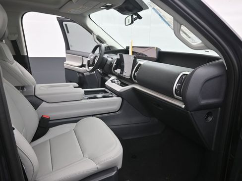 New 2026 Ford Expedition Active RWD image 24