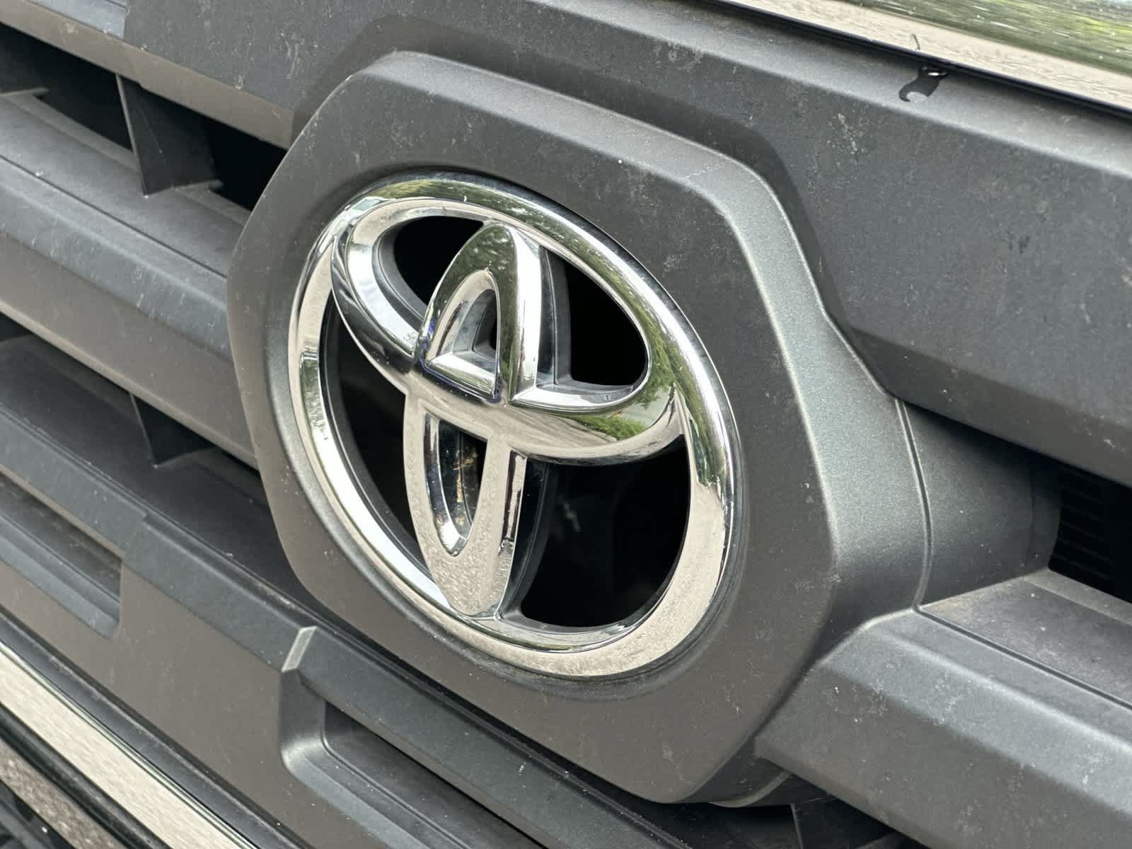 Used 2016 Toyota Tacoma SR5 w/ SR5 Appearance Package (SN) RWD image 10