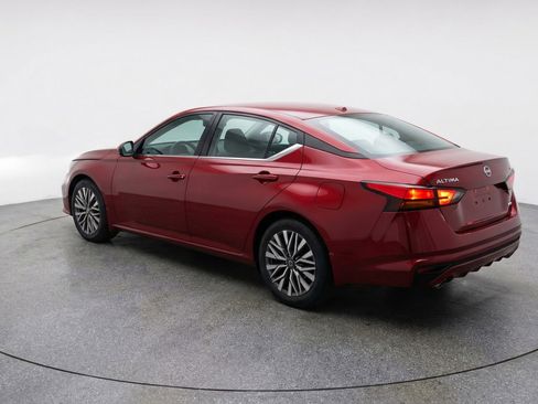 Used 2025 Nissan Altima 2.5 SV image 6