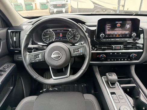 Used 2025 Nissan Pathfinder SV AWD/4WD image 24