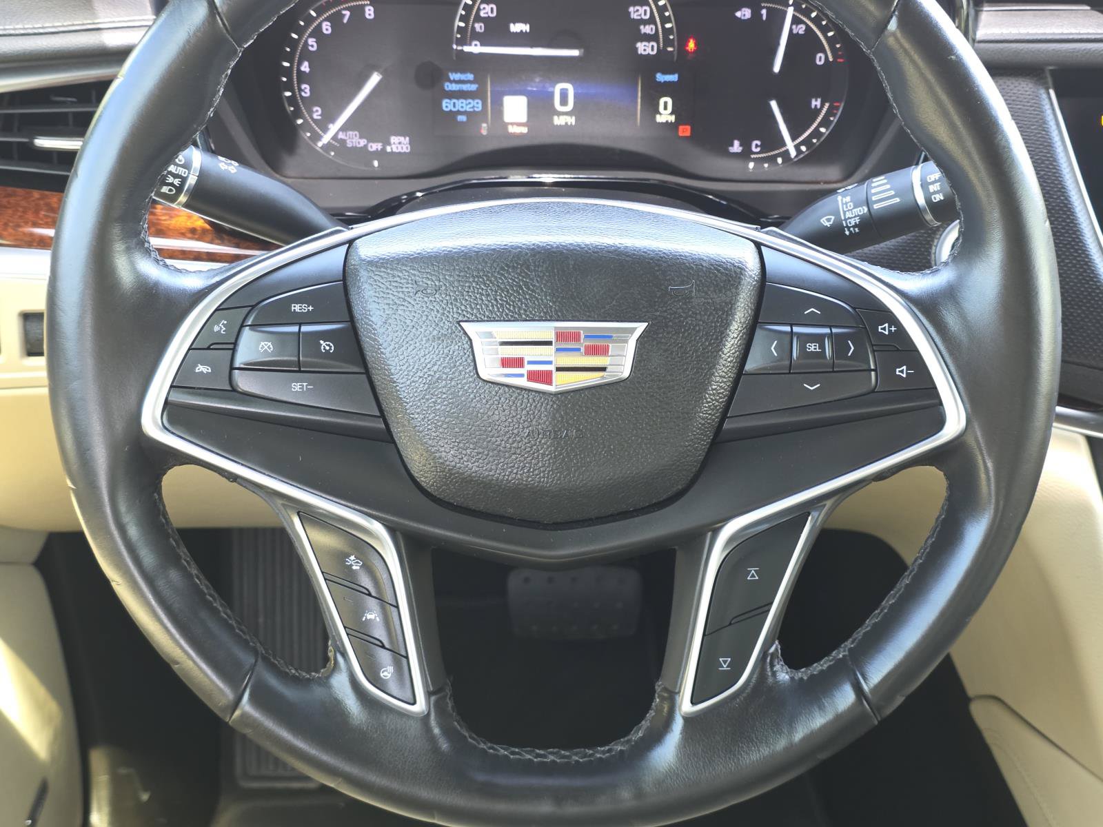 Used 2017 Cadillac XT5 Luxury w/ Driver Awareness Package FWD image 14