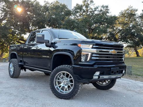 Used 2023 Chevrolet Silverado 2500 High Country w/ Safety Package II image 11