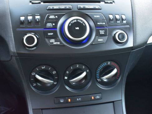 Used 2012 MAZDA MAZDA3 i Sport image 31