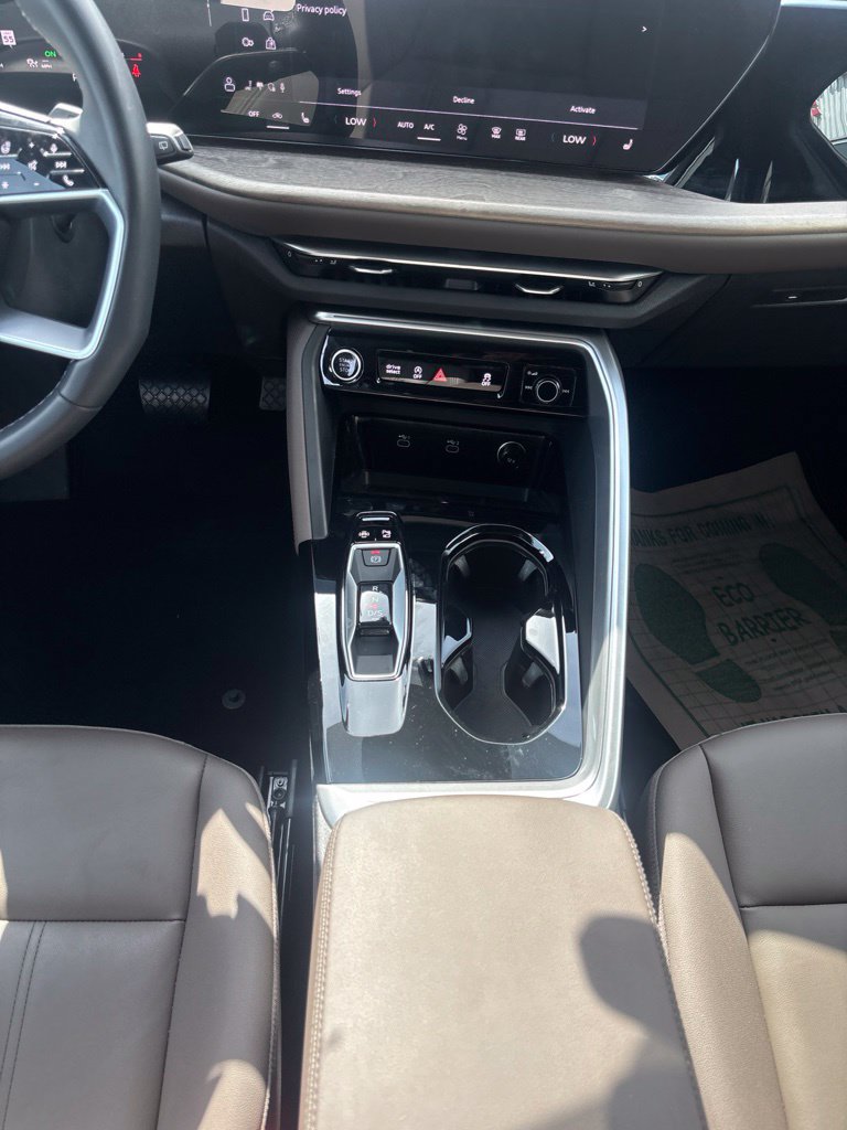 Used 2025 Audi Q5 Premium Plus w/ Premium Plus AWD/4WD image 19