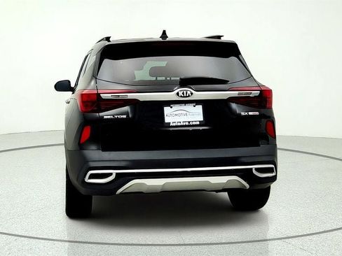 Used 2021 Kia Seltos SX w/ SX Sunroof Package AWD/4WD image 6