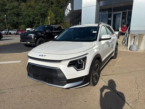 New 2025 Kia Niro EX w/ EX Cold Weather Package image 3