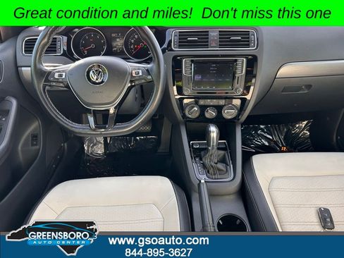 Used 2016 Volkswagen Jetta Sport image 4