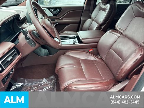 Used 2023 Lincoln Aviator Black Label w/ Class IV Trailer Tow Package image 11