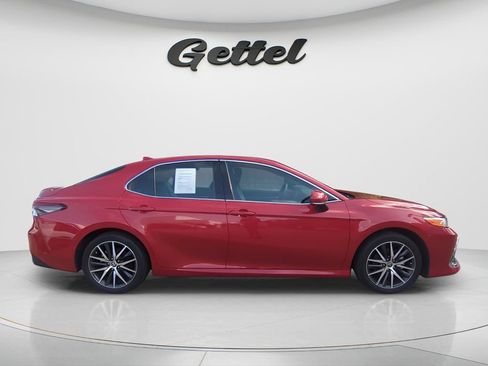 Used 2024 Toyota Camry XLE FWD image 3