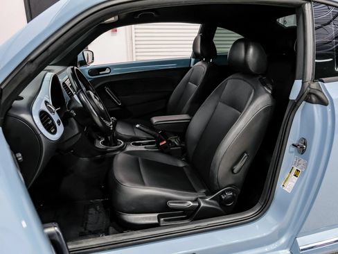 Used 2014 Volkswagen Beetle 2.5 FWD image 32