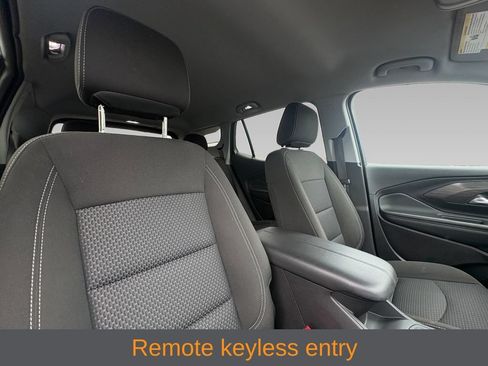 Used 2024 GMC Terrain SLE AWD/4WD image 9