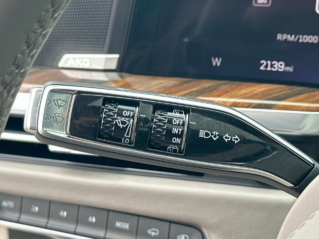 Used 2026 Cadillac Escalade ESV Platinum Sport w/ LPO, ONYX Package AWD/4WD image 9