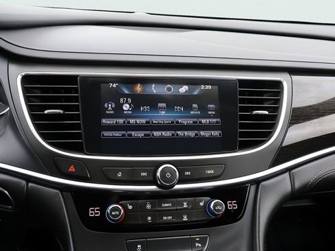 Used 2018 Buick LaCrosse Essence FWD image 20