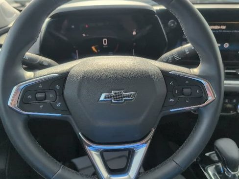 Used 2025 Chevrolet Trax ACTIV w/ Driver Confidence Package FWD image 21