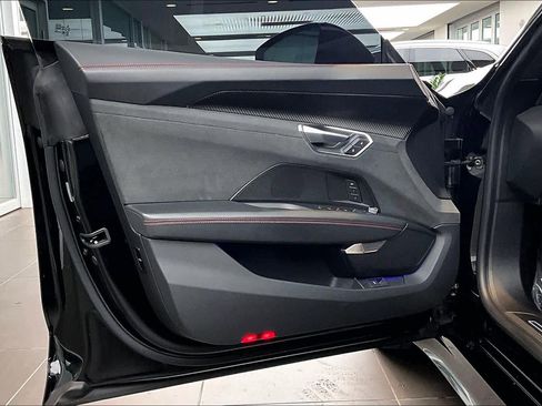 Used 2022 Audi RS e-tron GT image 21