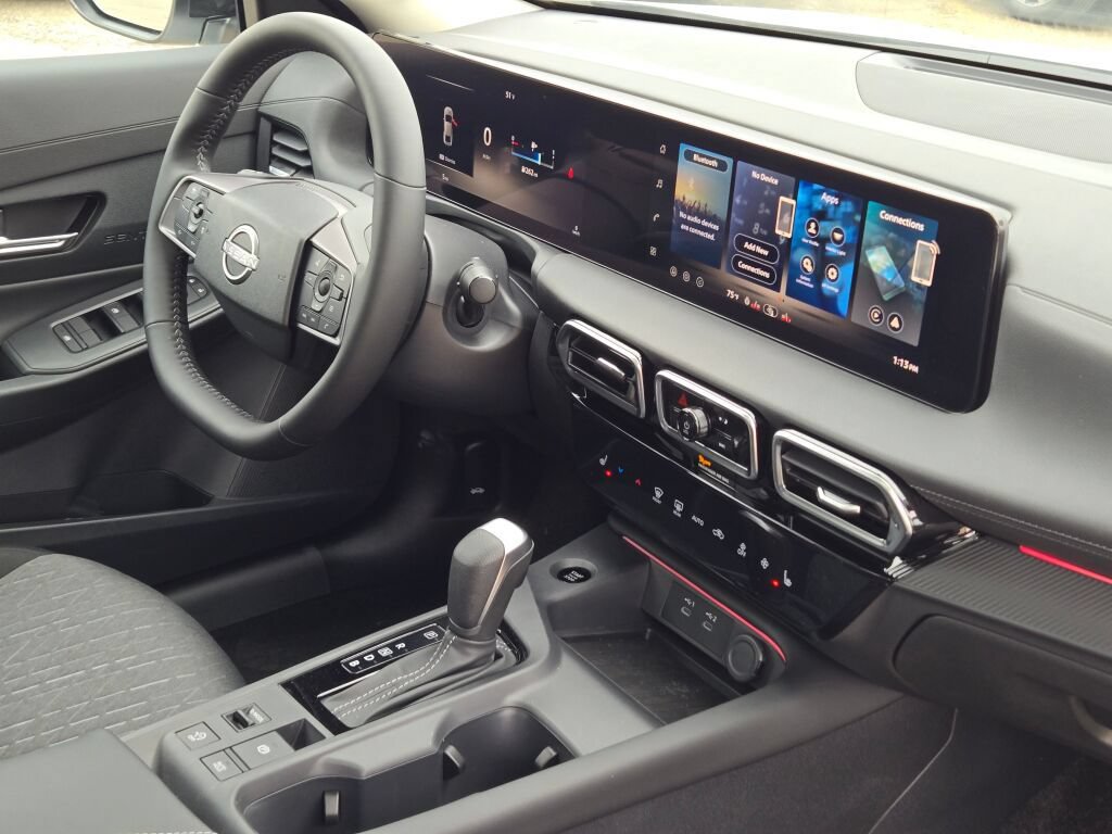 Used 2026 Nissan Sentra SV w/ SV Convenience Package FWD image 8