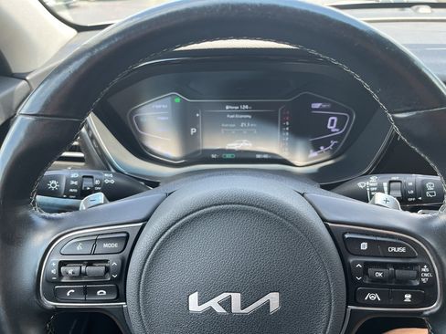 Used 2022 Kia Niro EX Premium FWD image 18