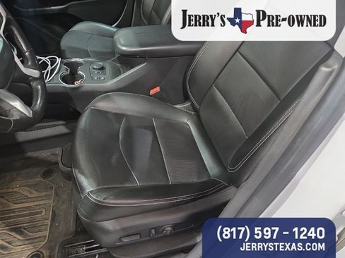 Used 2022 GMC Terrain SLT w/ Elevation Edition FWD image 7