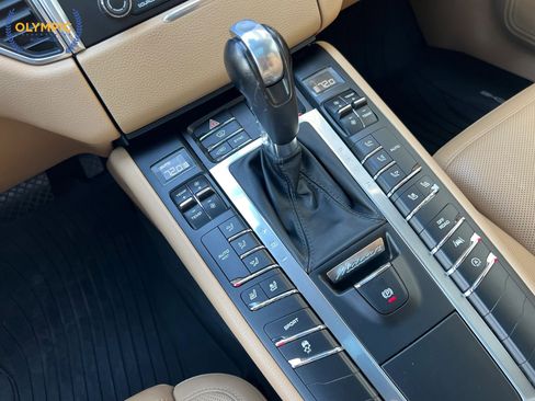 Used 2017 Porsche Macan AWD/4WD image 31