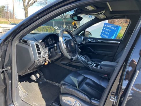 Used 2012 Porsche Cayenne S image 34