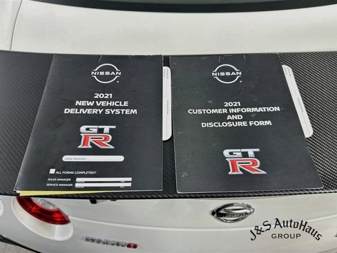 Used 2021 Nissan GT-R NISMO AWD/4WD image 57