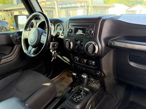 Used 2017 Jeep Wrangler Sport w/ Quick Order Package 24S AWD/4WD image 22