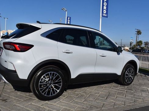 New 2025 Ford Escape SE w/ PHEV Premium Package image 2