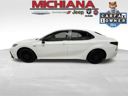 Used 2023 Toyota Camry SE image 1