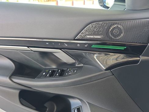 Used 2025 BMW 530i image 24