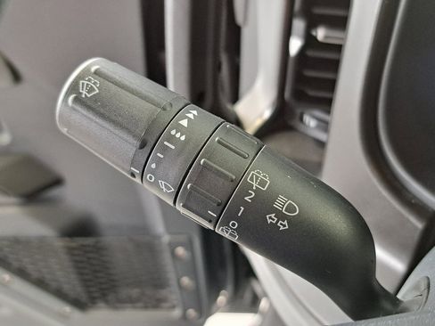 Used 2022 Ford Bronco Big Bend image 11