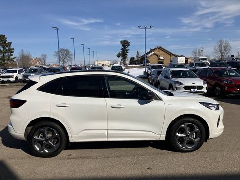 Used 2023 Ford Escape ST-Line w/ Tech Pack #1 AWD/4WD image 5
