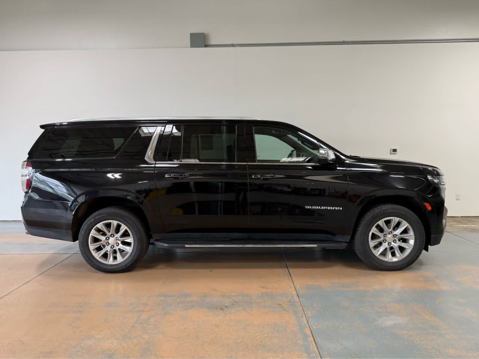 Used 2024 Chevrolet Suburban Premier AWD/4WD image 6