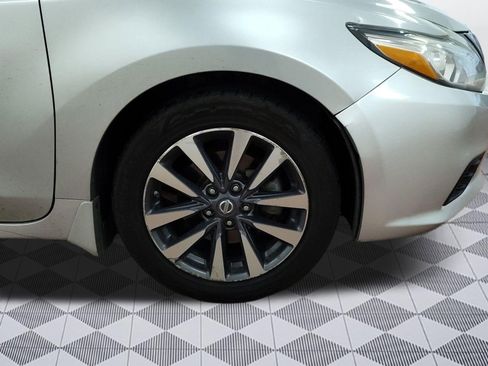 Used 2017 Nissan Altima 2.5 SV image 11
