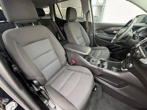 Used 2024 GMC Terrain SLE image 36