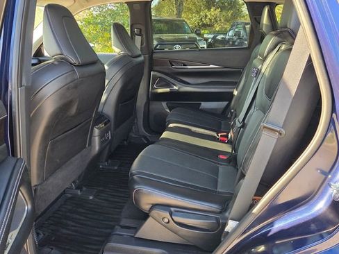 Used 2023 INFINITI QX60 Sensory w/ Cargo Package image 13