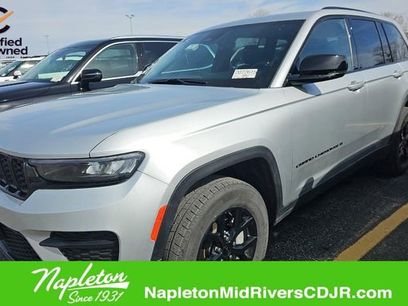Used 2025 Jeep Grand Cherokee Altitude