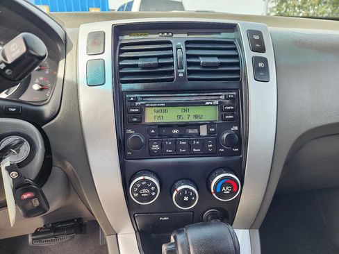 Used 2007 Hyundai Tucson SE image 19