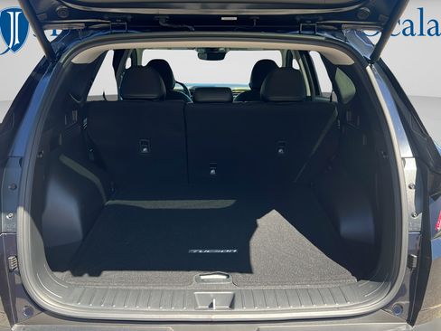 Certified 2023 Hyundai Tucson Limited AWD/4WD image 9