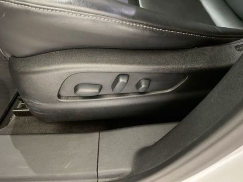 Used 2020 Cadillac XT4 Premium Luxury w/ Cold Weather Package image 25