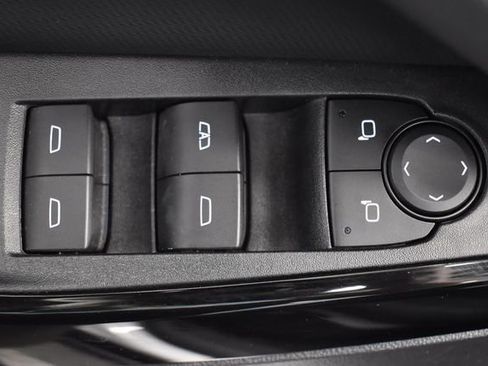 Used 2025 Chevrolet Equinox LT AWD/4WD image 21