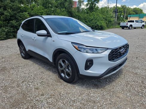 Used 2025 Ford Escape ST-Line Select AWD/4WD image 3
