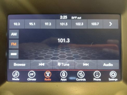 Used 2020 Dodge Durango SXT AWD/4WD image 25