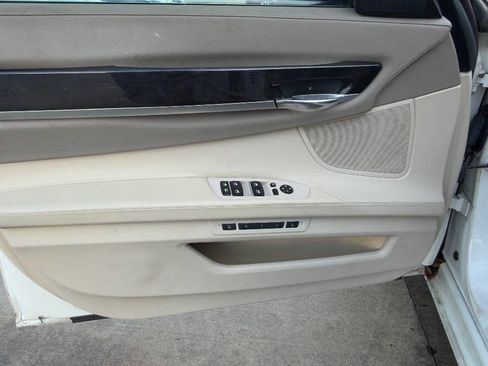 Used 2009 BMW 750Li image 21