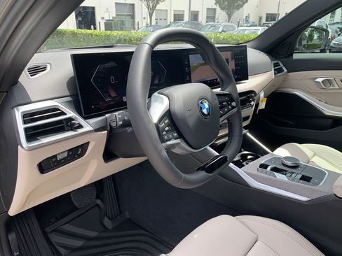 Certified 2025 BMW 330i Sedan w/ Premium Package image 15